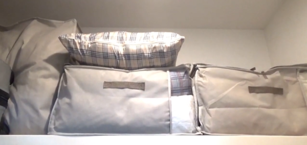 布団や寝袋をたたんでクローゼットに収納する3つのコツ【ニトリの布団収納バッグを使いました】